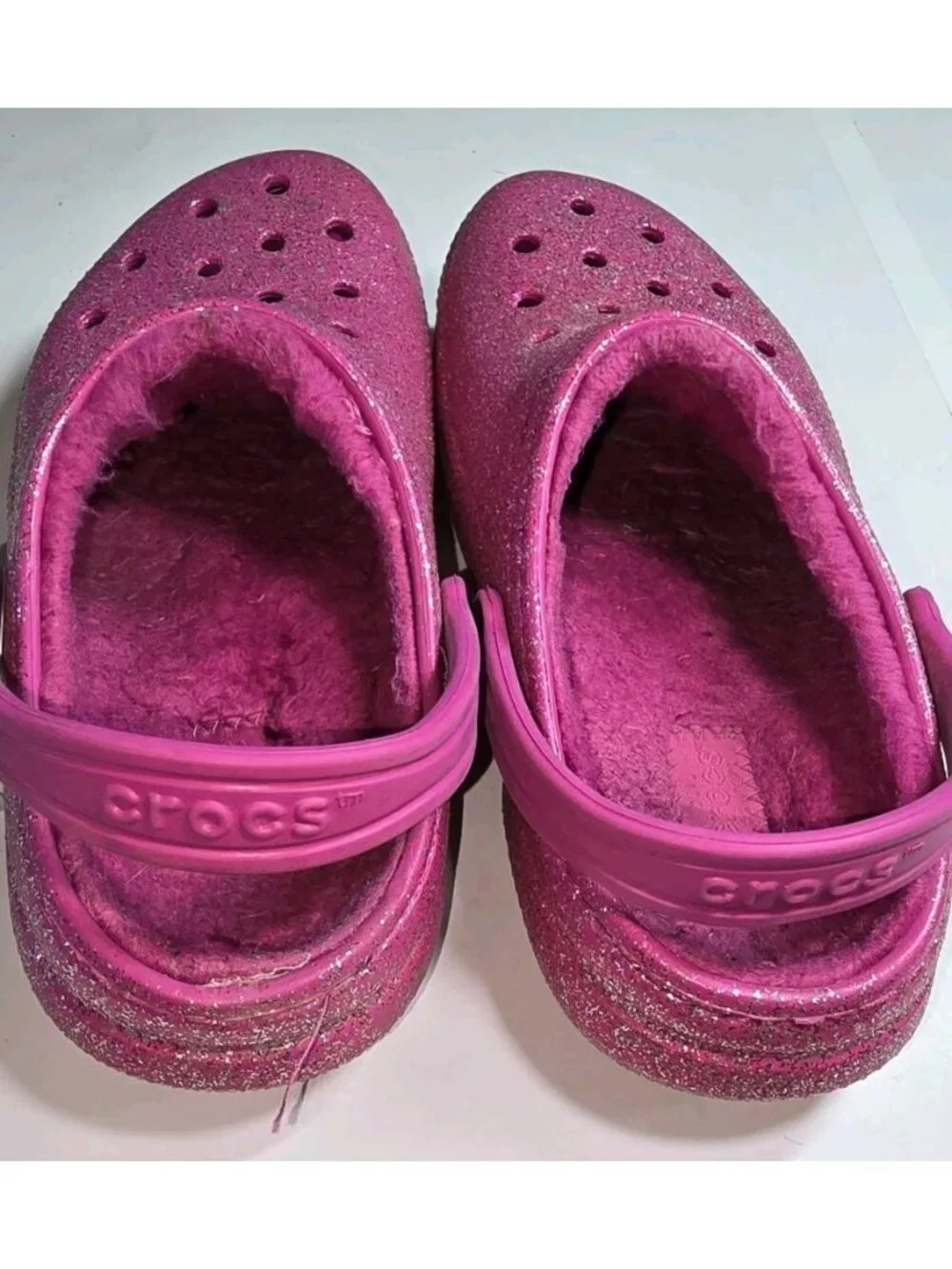 Girls Sparkly Pink Crocs Classic Lined Clog Size J4 With Glitter Finish & Fuzzy